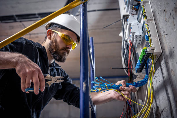 Best Licensed Electrician  in West Hills, NY